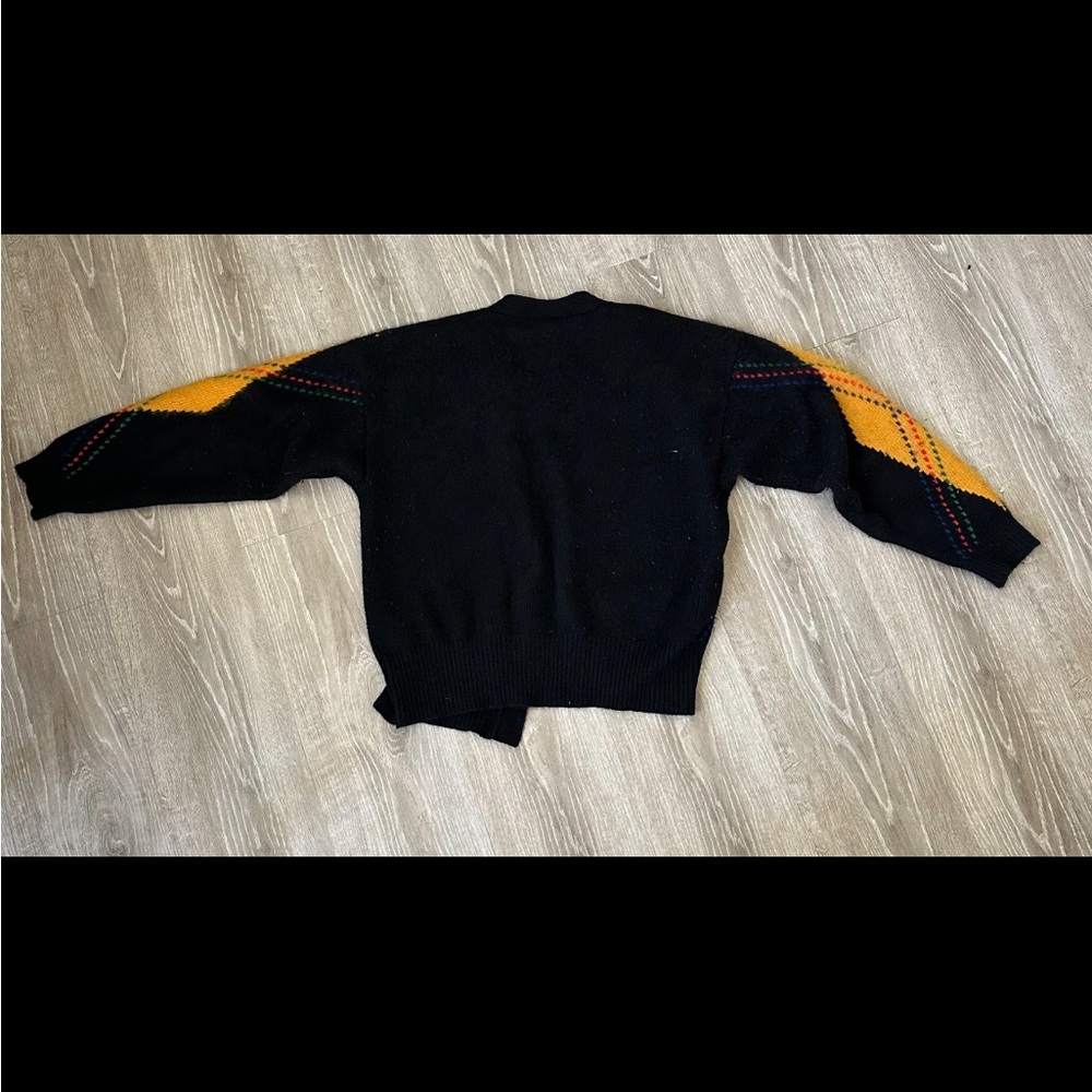 Cardigan - Picture 2 of 3